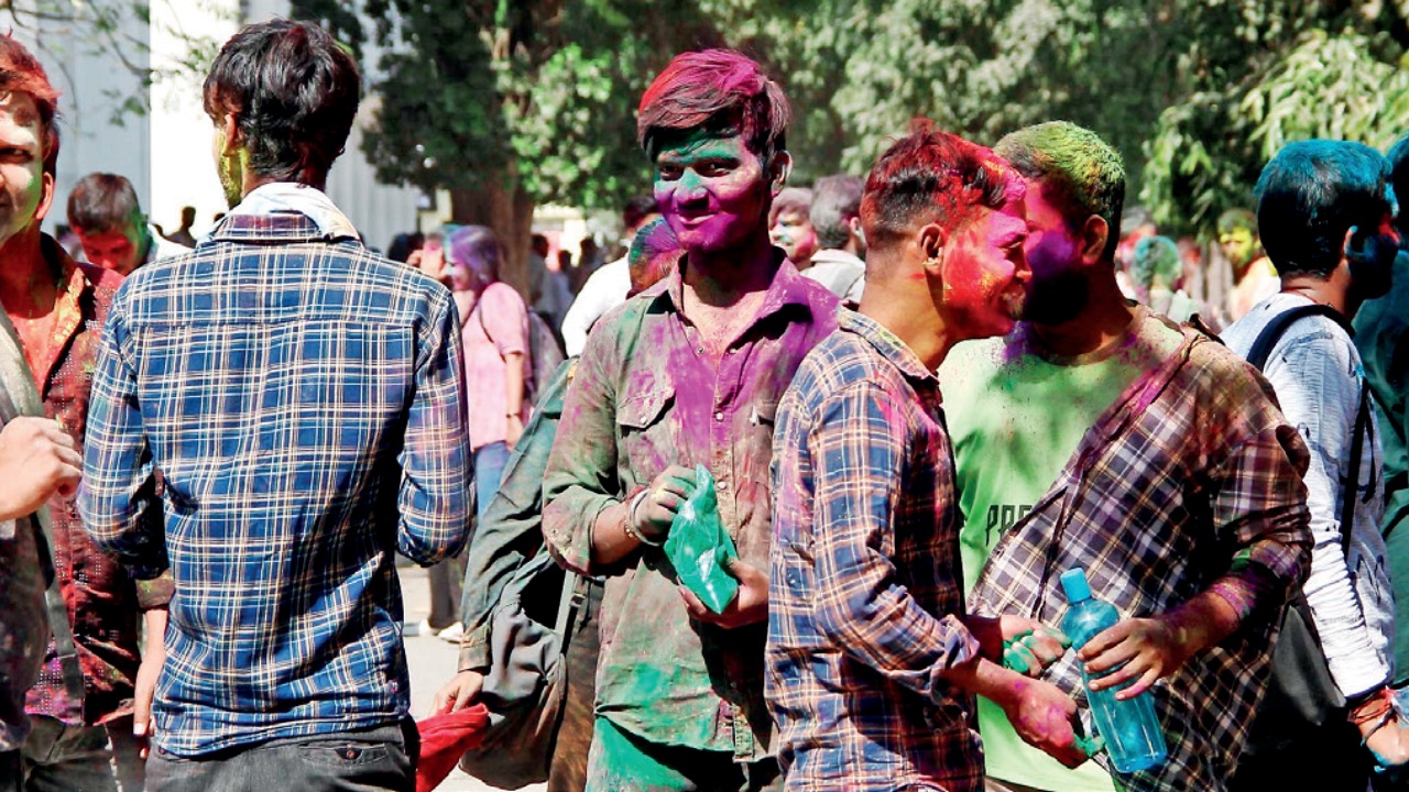 lucknow accident during holi 2025 celebration 400 people injured