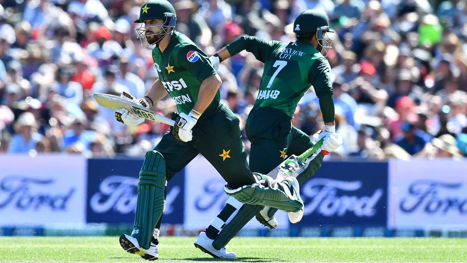 new zealand won by 5 wickets against pakistan 2nd t20i dunedin tim seifert salman agha2