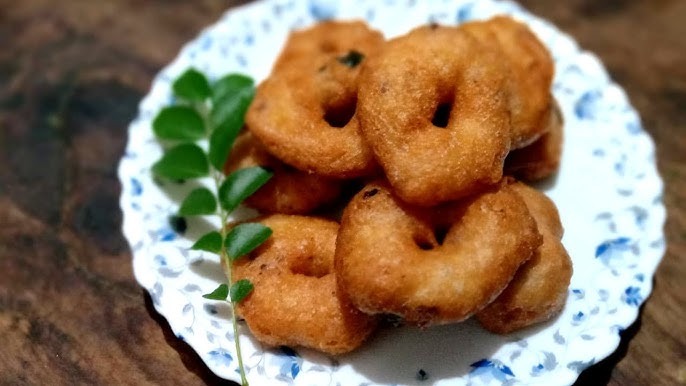 once you eat it you will keep eating it make this tasty medu vada with semolina the recipe is very easy