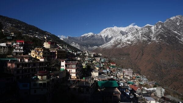 uttarakhand weather update today for rain and snow fall alert on monday2