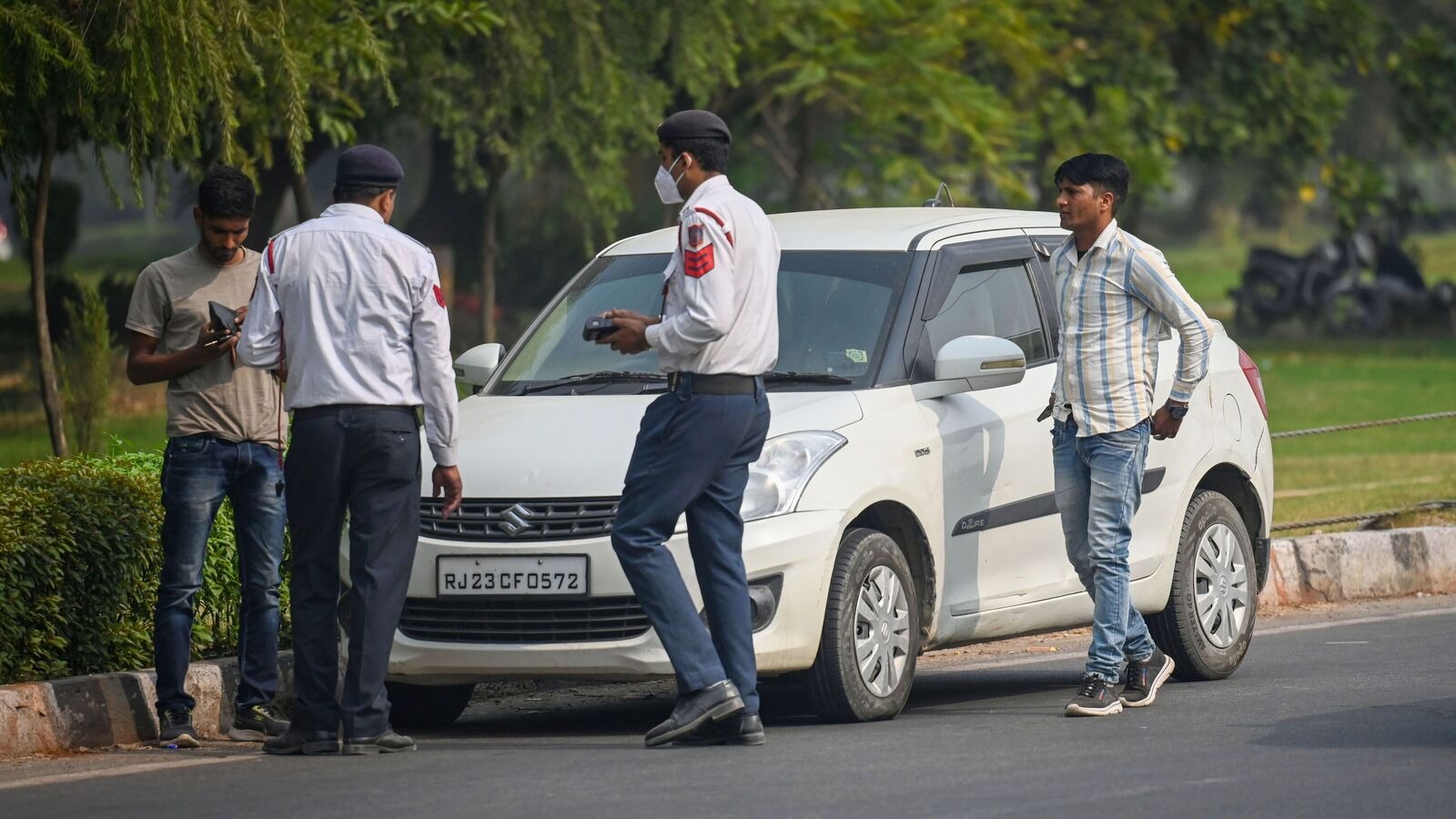 west delhi traffic challan news more than 52 thousand challans in two months which rule violated most1