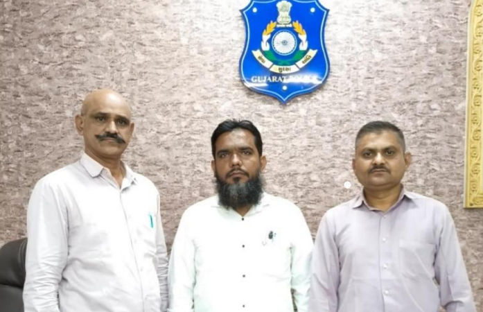 અમદાવાદમાં નકલી કોર્ટ ઓર્ડર બનાવનારો વકીલ ઝડપાયો navsarjan sanskruti 4 4