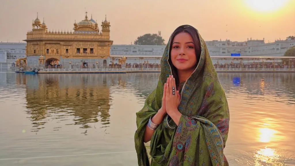 Shehnaaz Gill reaches Golden Temple before the release of Ek Kudi ties a scarf on her head and prays for the success of the film