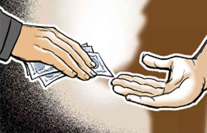 ACB catches teacher of Mathal school taking bribe