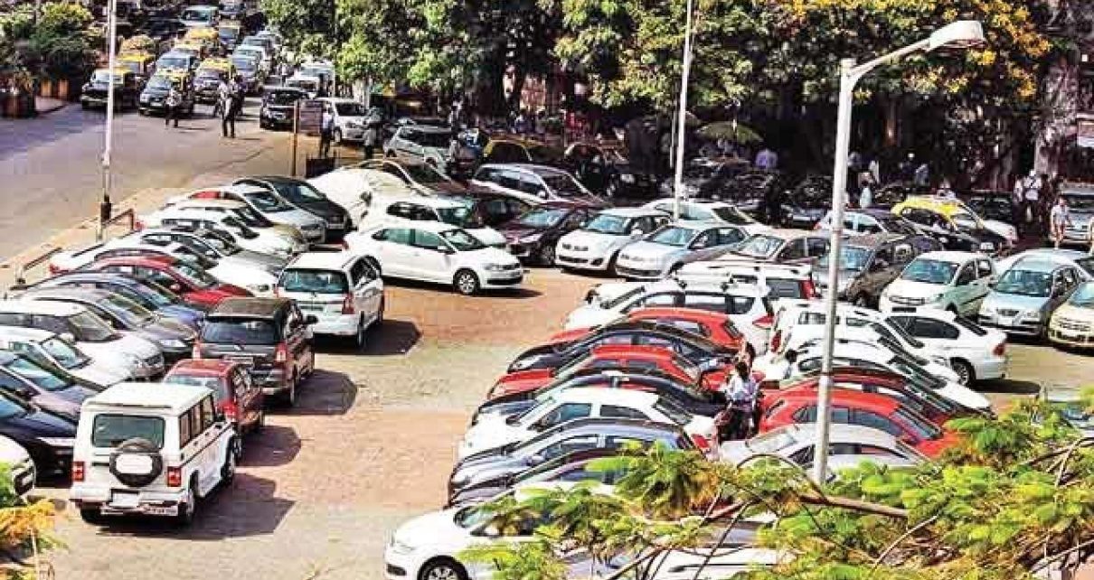 AMCs mega drive in Ahmedabad on pressure parking issue 58 thousand hoardings 14 thousand lorries and cars removed ₹4.02 crore fine