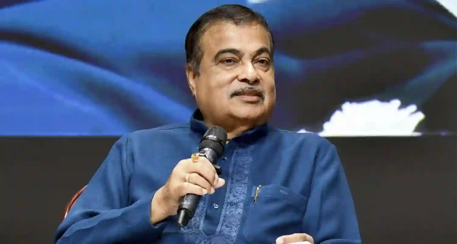 આવતા વર્ષથી ઇલેક્ટ્રોનિક ટોલ સિસ્ટમ: ગડકરીનો મોટો એલાન, ટોલ બૂથ ટ્રાફિકથી મુક્તિ Electronic toll system from next year Gadkaris big announcement freedom from toll booth traffic