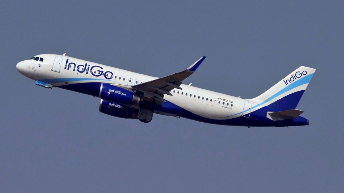 IndiGo crisis continues 300 flights cancelled across the country 12 flights cancelled in Ahmedabad