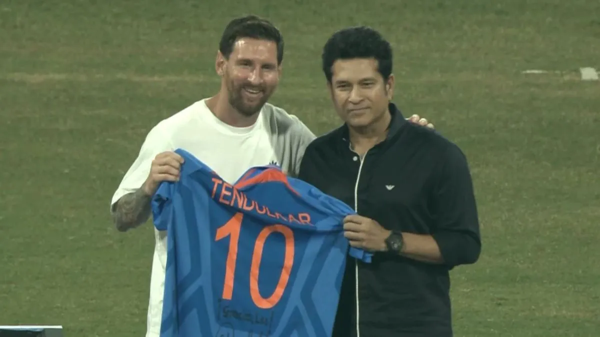Messi receives grand welcome at Wankhede Stadium meets Sachin and Sunil Chhetri
