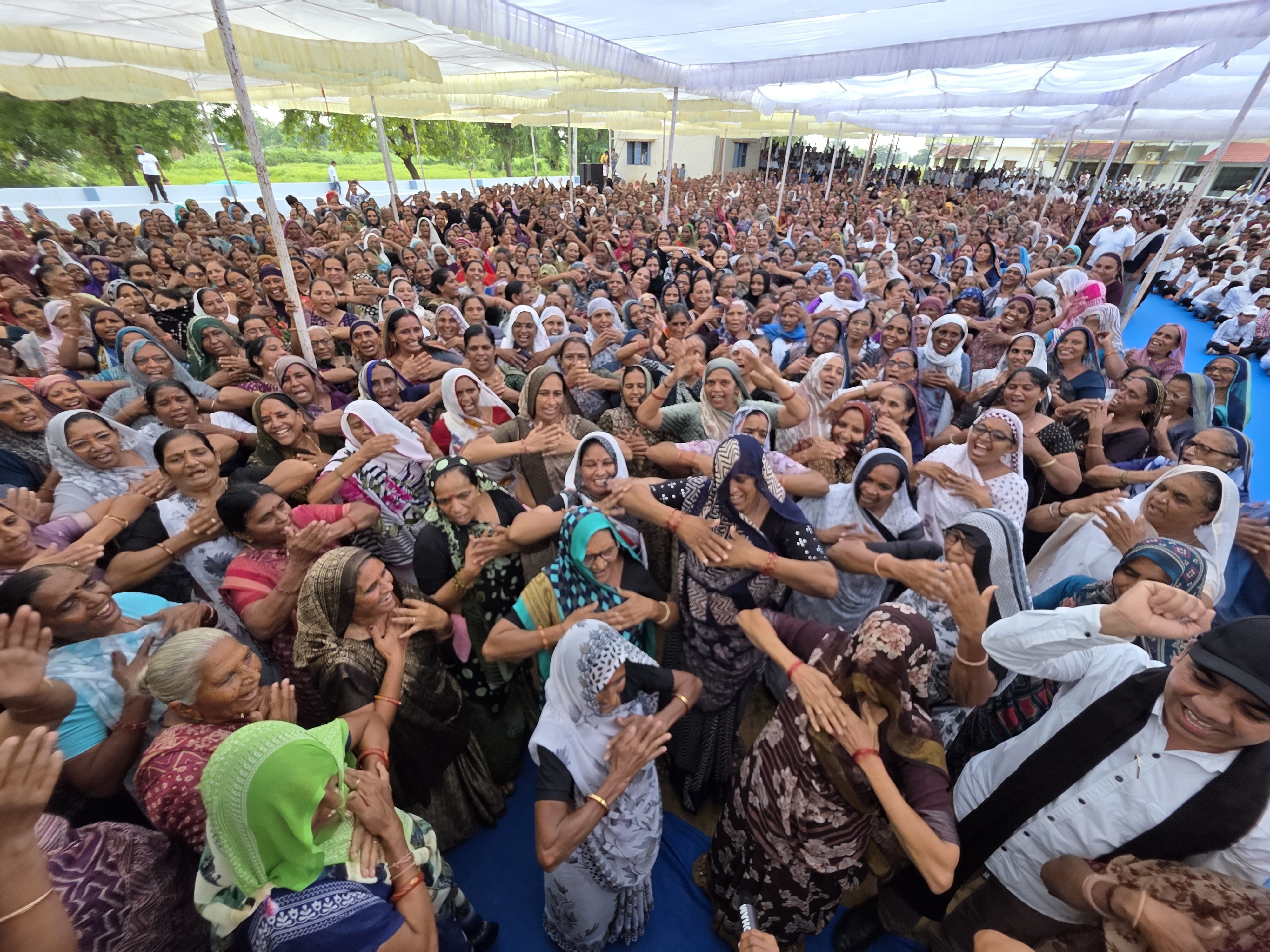 ઉગ્ર વિરોધ બાદ સરકારનો યુટર્ન, હિંમતનગર હુડામાંથી ૧૧ ગામને અંતે બાકાત રાખ્યા After fierce opposition the government made a U turn finally excluding 11 villages from Himmatnagar HUDA