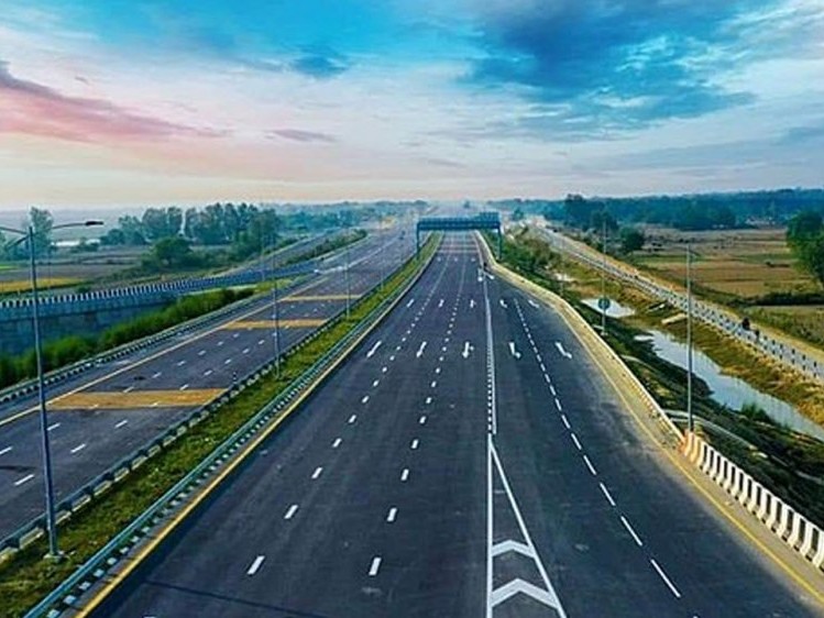 Ahmedabad Mehesana Highway will be built as an eight lane highway with 6 overbridges and 8 underpasses at a cost of Rs 2630 crore