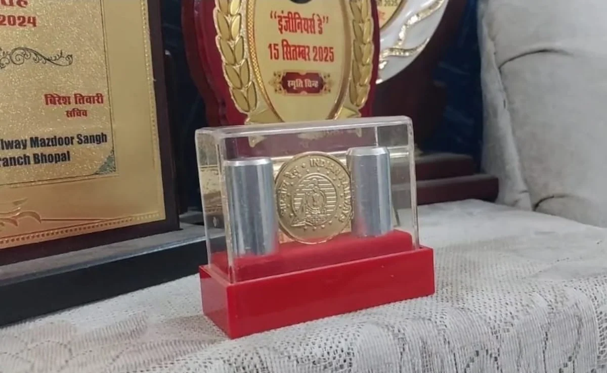 Big decision of Railway Ministry retired employees will no longer get silver coins