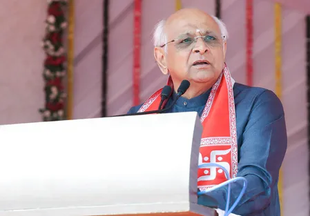 મુખ્યમંત્રી ભૂપેન્દ્ર પટેલે જણાવ્યું: બાંધકામની ગુણવત્તા બરકરાર રાખવી અને ગ્રાન્ટના અભાવે કોઈ કામ અટકવું ન જાેઇએ Chief Minister Bhupendra Patel said The quality of construction should be maintained and no work should be stopped due to lack of grant