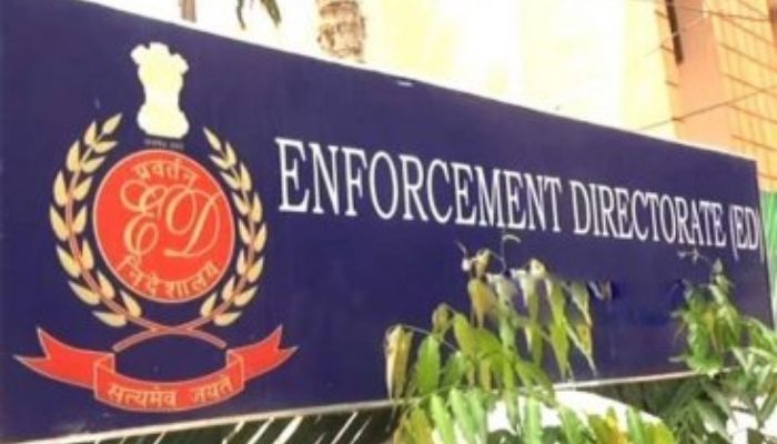 ગુજરાત સહિત ૬ રાજ્યોના ૧૫ શહેરોમાં ઈડીના દરોડા, રેલવે-સેનાની નોકરીના નામે મોટું કૌભાંડ ED raids in 15 cities of 6 states including Gujarat big scam in the name of railway army jobs