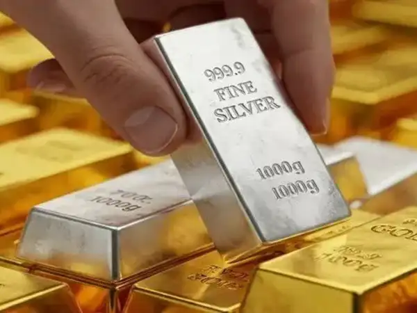 Gold crosses Rs 1.5 lakh silver jumps by Rs 10 thousand Prices skyrocket due to global tensions