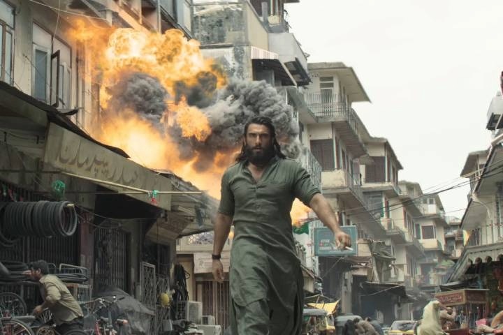 એક જ ભાષામાં ઇતિહાસ: ‘ધુરંધર’ 1000 કરોડ ક્લબમાં, સિક્વલ 19 માર્ચ 2026ે રિલીઝ History in one language Dhurandhar enters 1000 crore club sequel releases on 19 March 2026