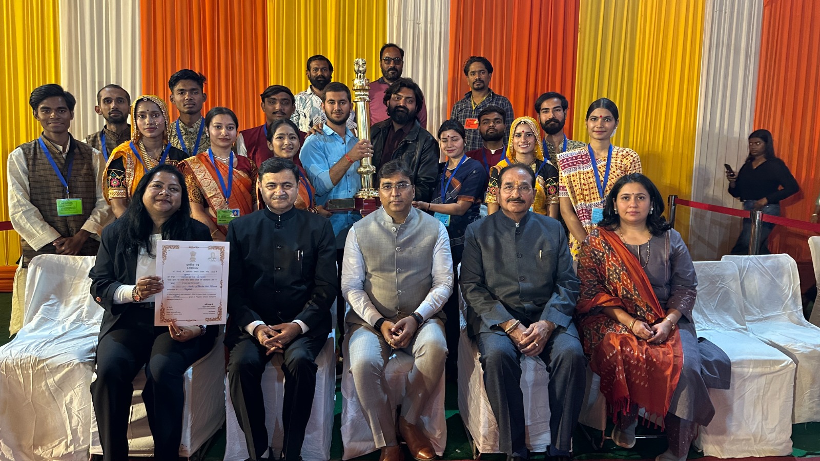 પ્રજાસત્તાક પર્વ પર ગુજરાતના ટેબ્લોએ સતત ચોથી વખત ‘પોપ્યુલર ચોઈસ’ એવોર્ડ જીત્યો NAVSARJAN SANSKRUTI 1 14