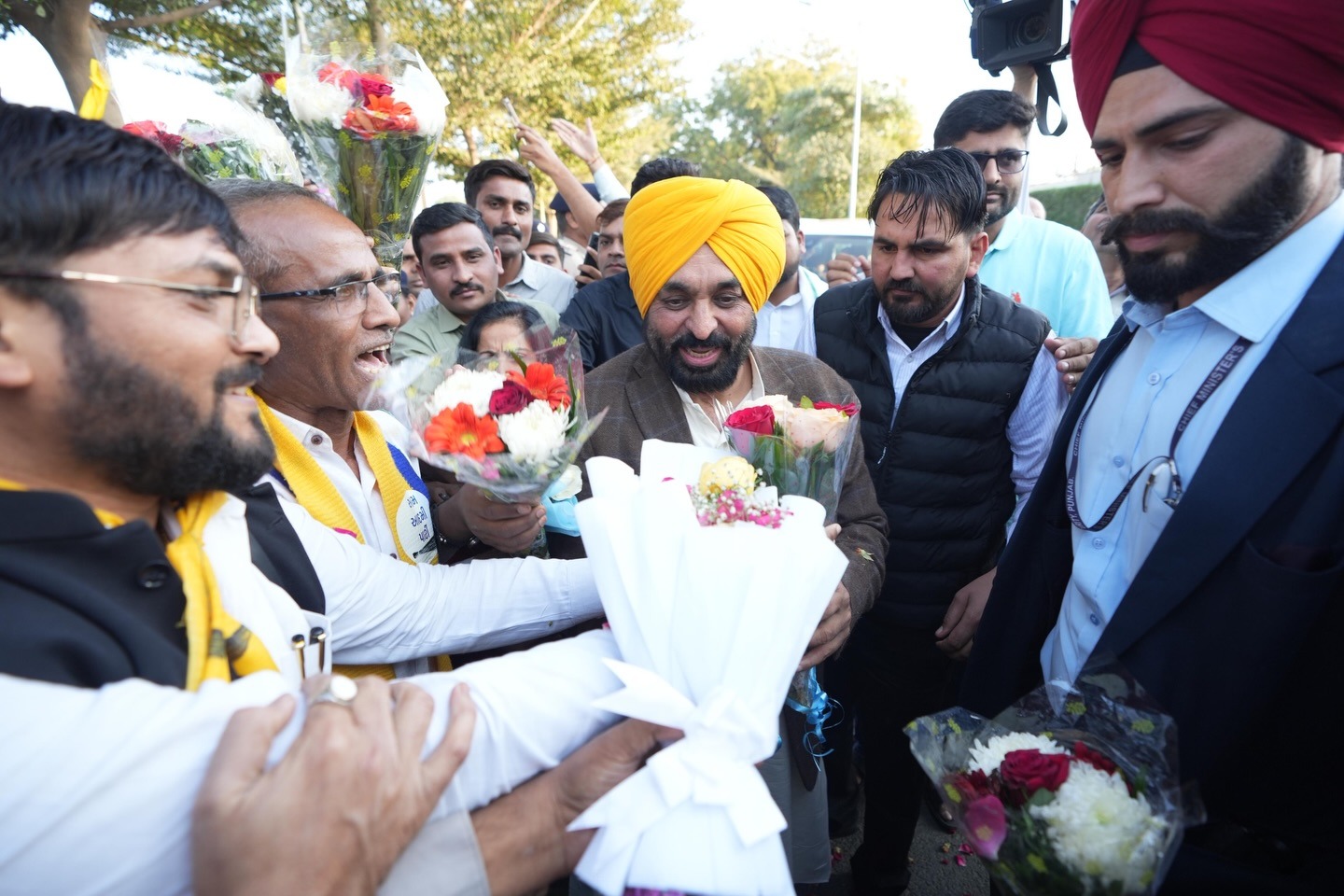 Punjab CM Bhagwant Mann visits Gujarat, praises AAP growth, addresses SIR, UGC & Chandigarh issues 1 NAVSARJAN SANSKRUTI 3 7