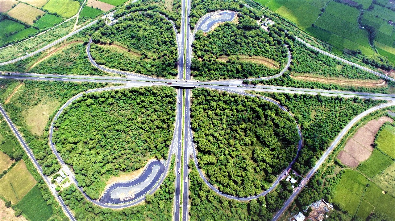 હાઈવે-૬૩ પહોળો કરવાની તૈયારી તેજ: વડોદરા–ડભોઇ ૬ લેન, એસઓયુ સુધી ૪ લેન હાઈવે Preparations for widening Highway 63 in full swing Vadodara Dabhoi 6 lanes 4 lanes highway up to SOU