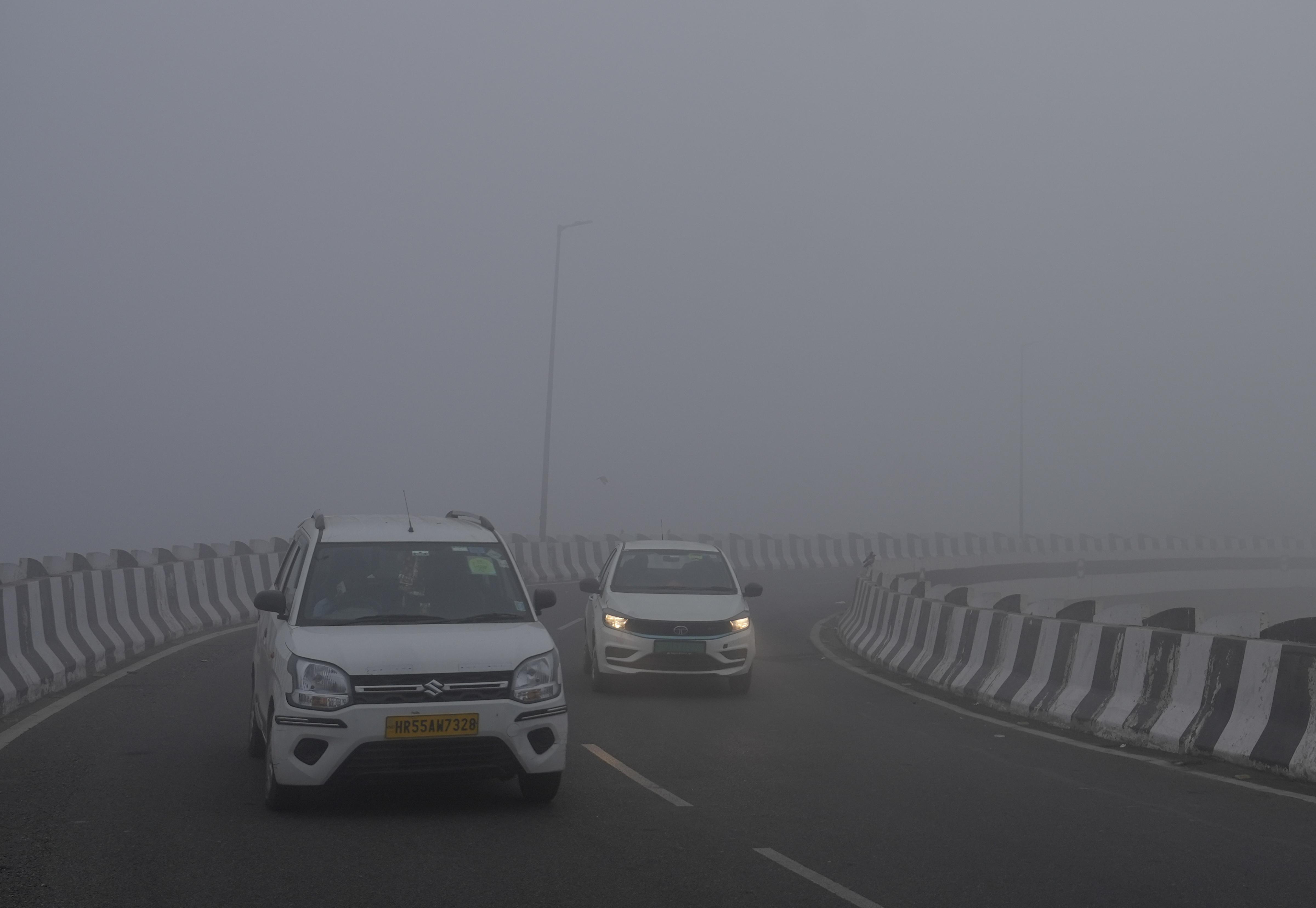 Severe cold in North India Alert with dense fog in Delhi NCR and Uttar Pradesh