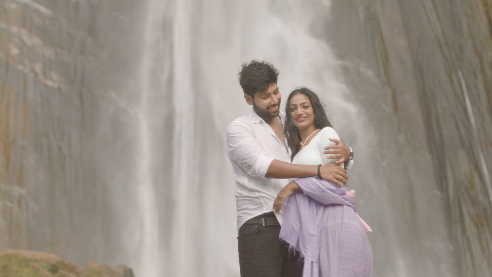 ‘Viral Girl Monalisa makes her film debut pairs up with Abhishek Tripathi in ‘Diary of Manipur