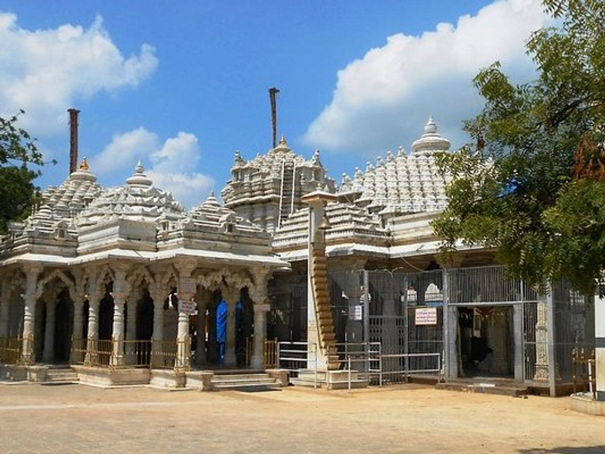 130 kg of gold missing from Mahudi temple clash between trustees