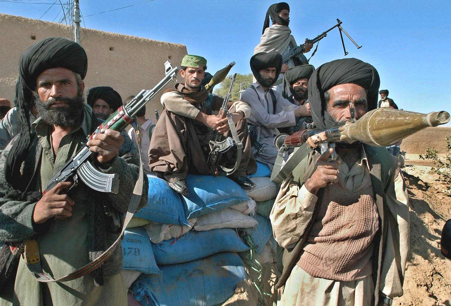 બલૂચિસ્તાનમાં બલૂચ બળવાખોરો મિલિટરી દમન સામે લડતાં, સ્થાનિક વિરોધ અને કુદરતી સંપત્તિ વિવાદે હિંસામાં વધારો As Baloch rebels fight military repression in Balochistan local protests and natural resource disputes fuel violence