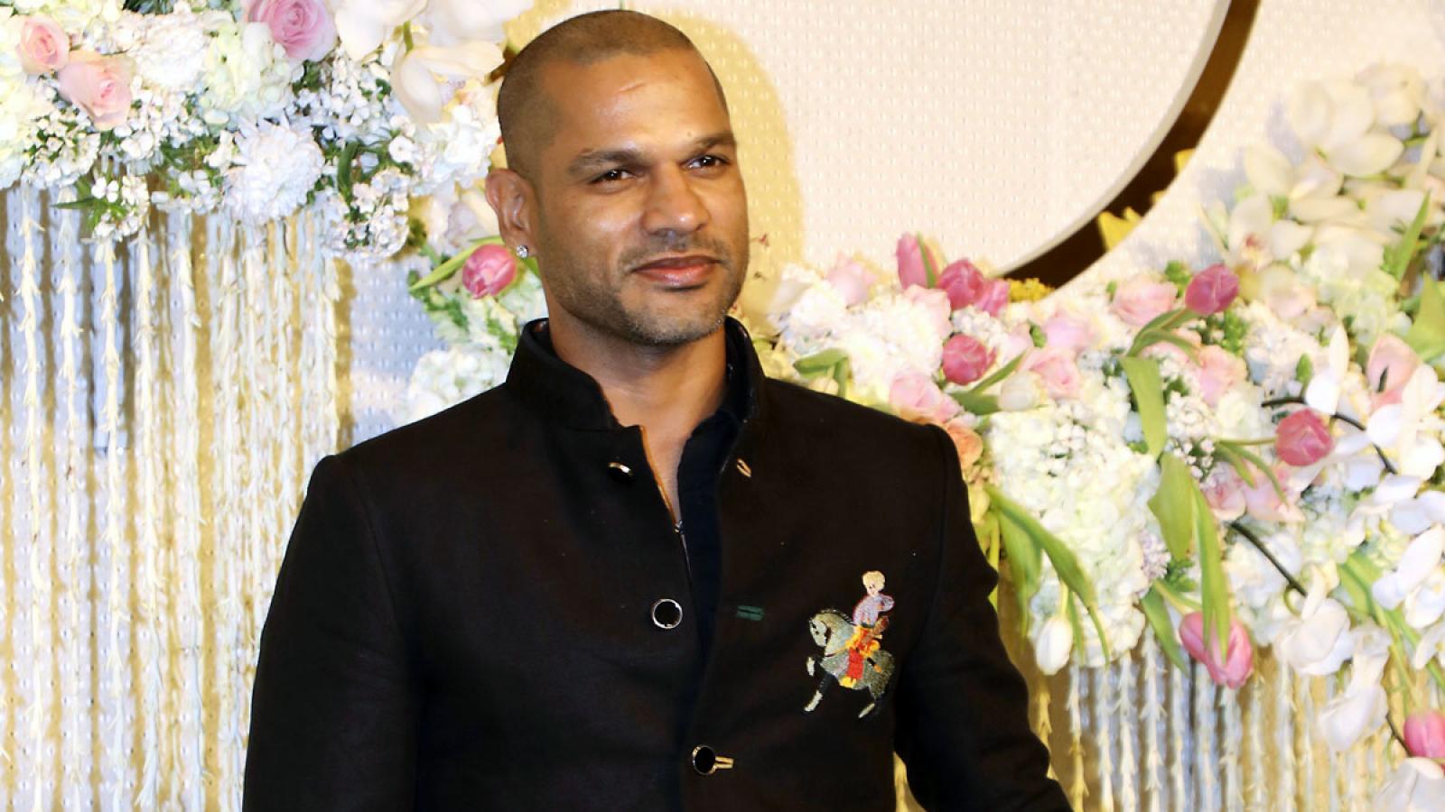 શિખર ધવનને કોર્ટે આપી રાહત, આયશાને 5.72 કરોડ રુપિયા પરત ચૂકવવાના આદેશ Court gives relief to Shikhar Dhawan orders him to repay Rs 5.72 crore to Ayesha