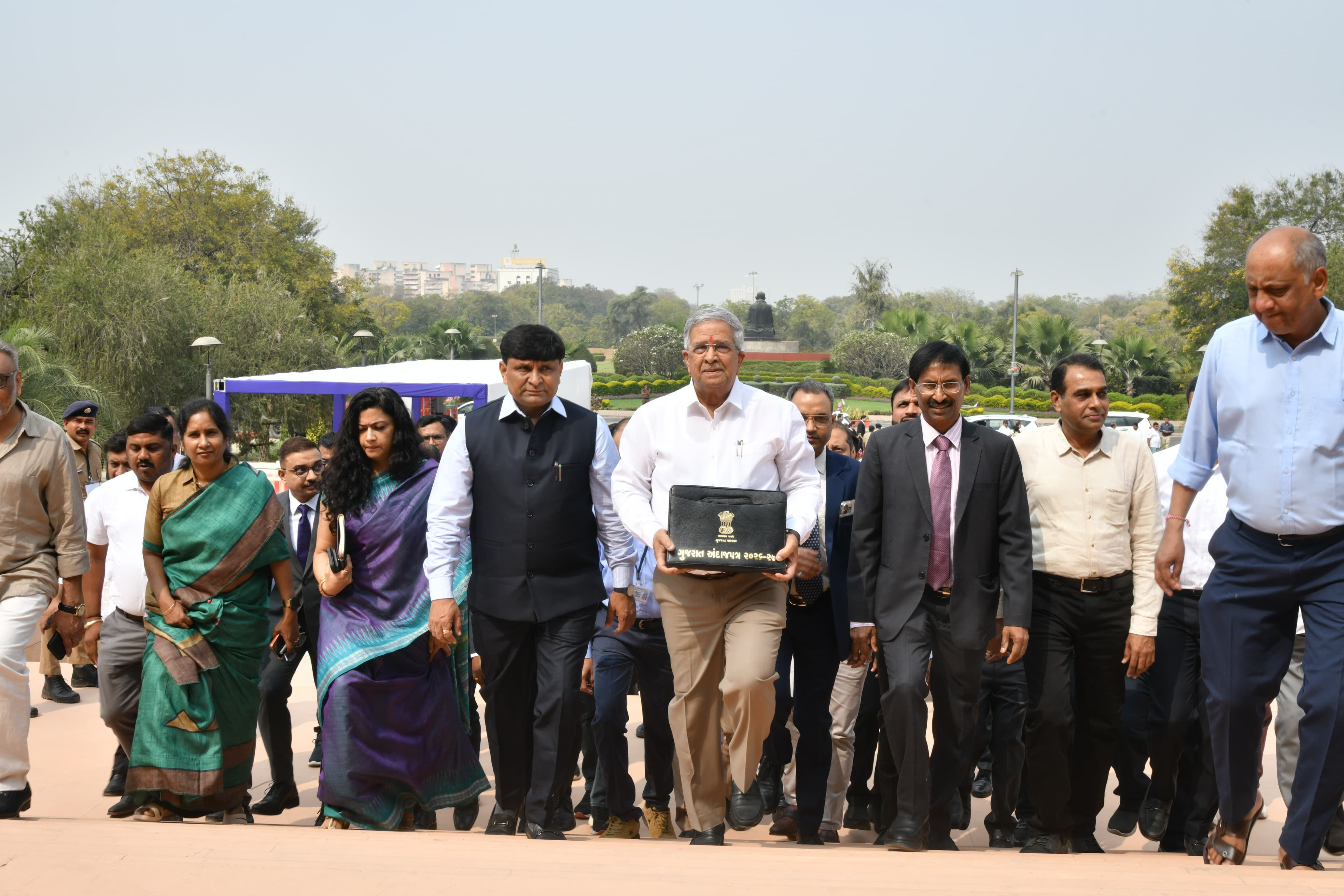 Gujarat Budget 2026 27 Rs. 11000 crore assistance for farmers agricultural mechanization Center of