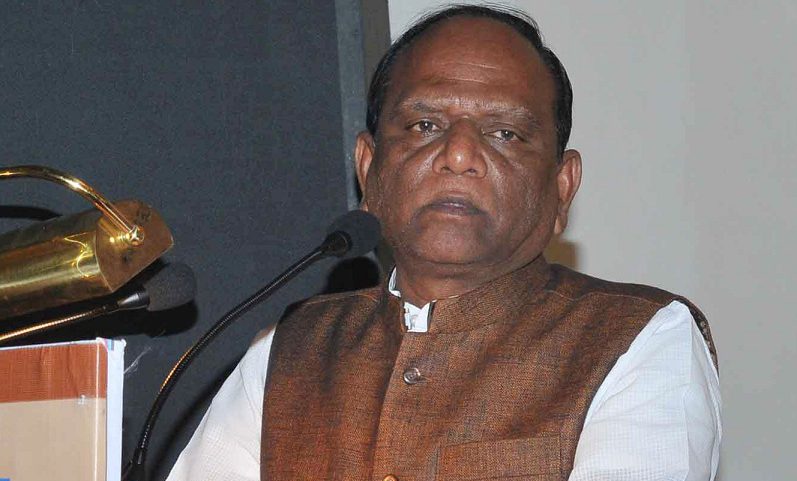 મંચ પરથી સાંસદ મનસુખ વસાવાએ ચૈતર વસાવા અને વિપક્ષ પર અશોભનીય ગાળો આપી MP Mansukh Vasava lashed out at Chaitar Vasava and the opposition from the stage