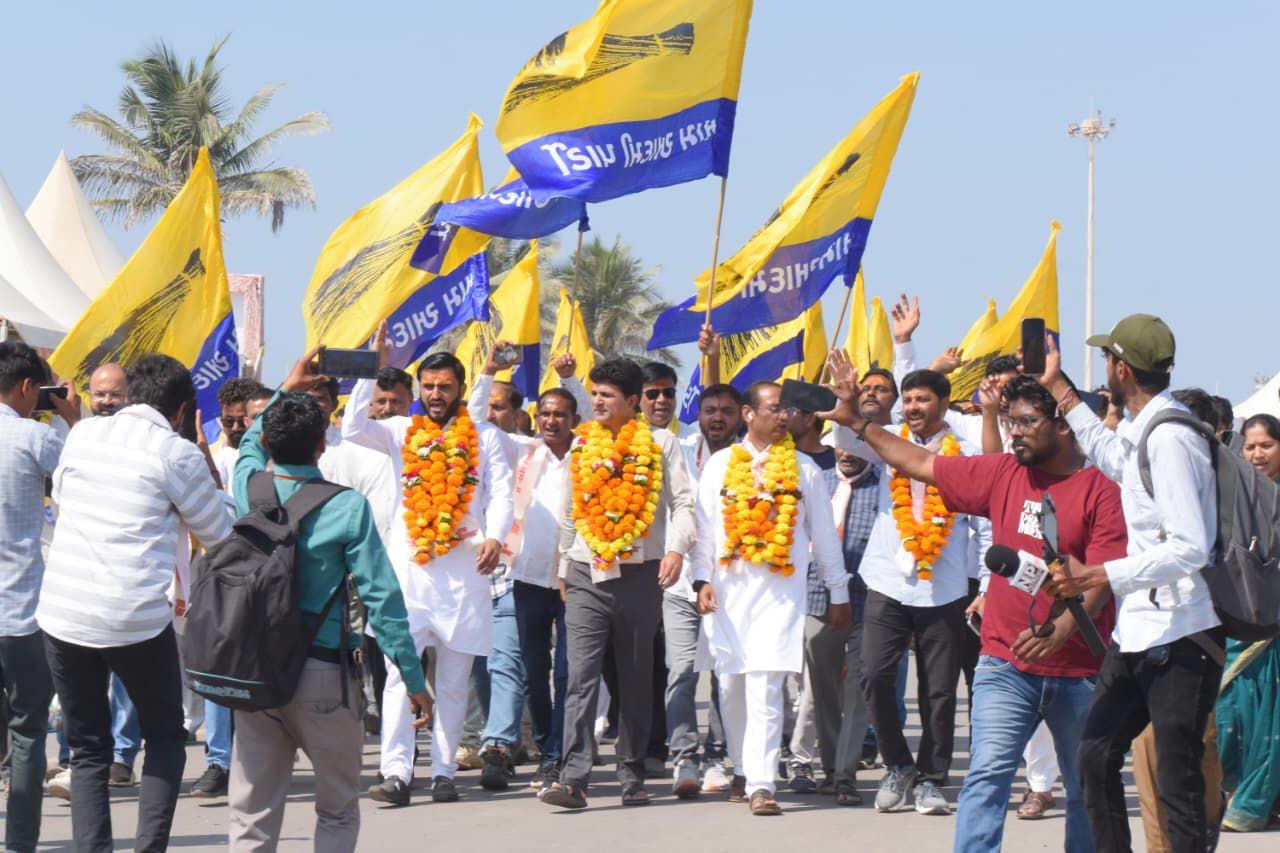 આમ આદમી પાર્ટીની ‘પરિવર્તન લાવો, ખેડૂત બચાવો યાત્રા’ સોમનાથથી શરૂ 2 NAVSARJAN SANSKRUTI 1 17