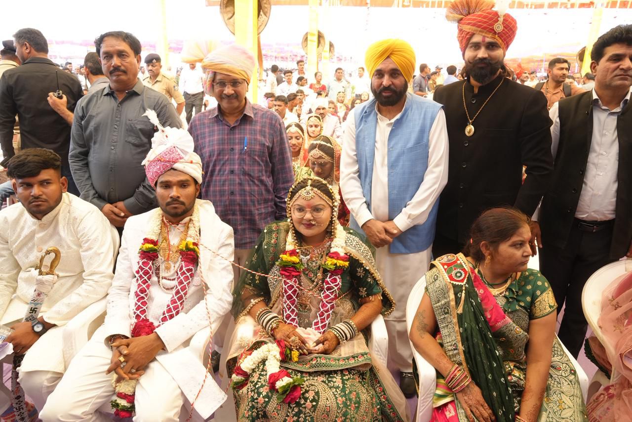 ભાવનગરમાં Arvind Kejriwal-Bhagwant Mannની હાજરીમાં 151 જોડીઓનો સમૂહ લગ્ન કાર્યક્રમ 3 NAVSARJAN SANSKRUTI 2 17