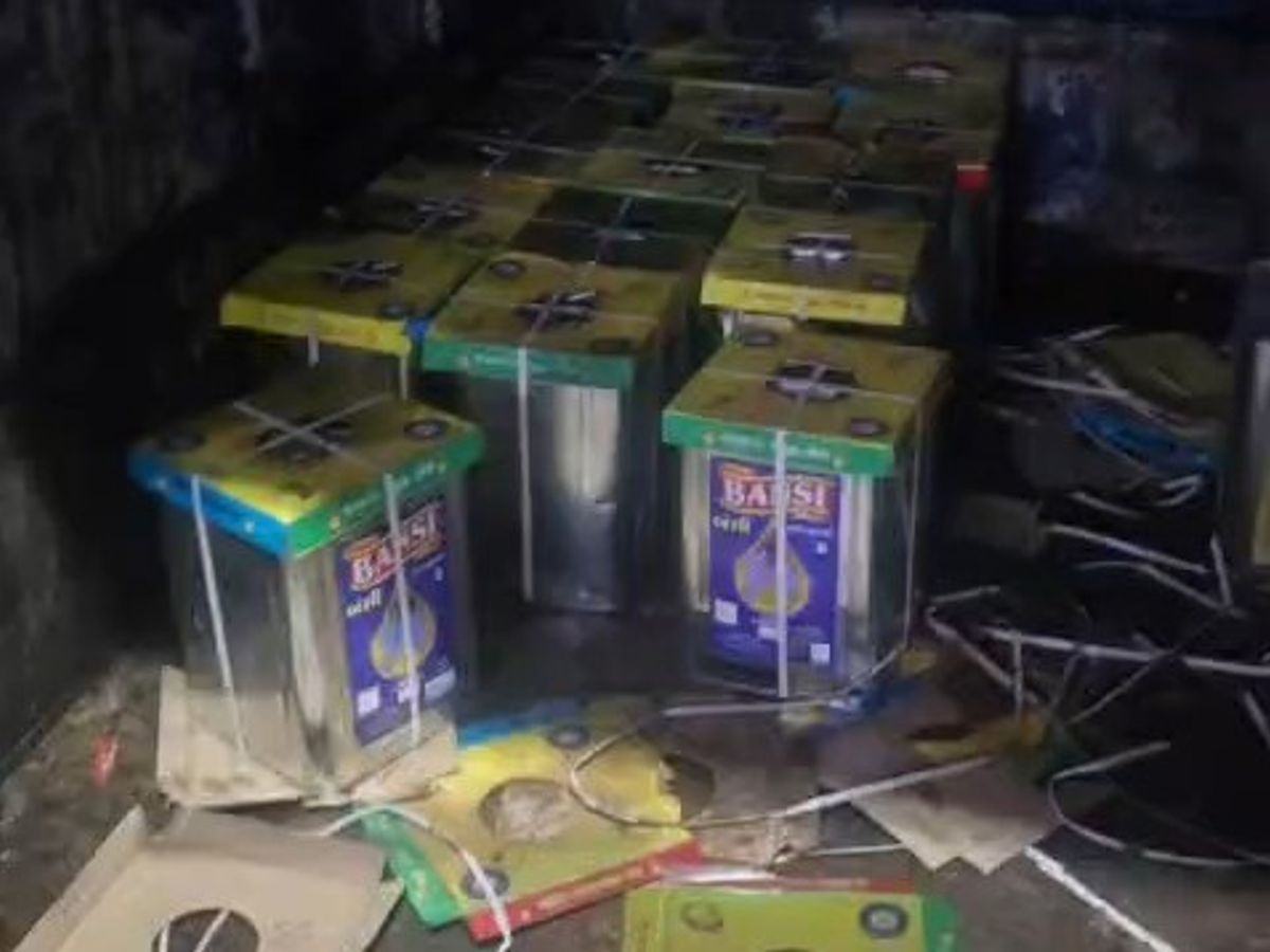 પ્રાંતિજ: નકલી દૂધ-છાસના કાળા કારોબારમાં મુખ્ય સંચાલક રાકેશ પટેલ ધરપકડ Prantij Chief Manager Rakesh Patel arrested in black market of fake milk and buttermilk