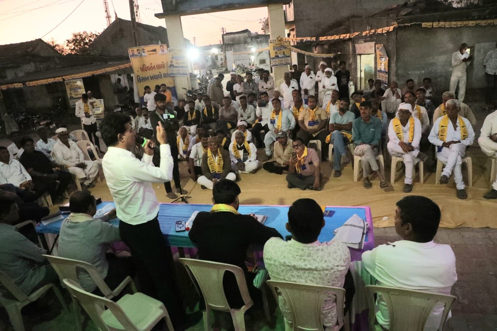 Aam Aadmi Partyની ‘પરિવર્તન લાવો, ખેડૂત બચાવો યાત્રા’ સોમનાથથી શરૂ, ખેડૂત પ્રશ્નો પર નેતાઓના પ્રહાર 1 navsarjan sanskruti 2 21