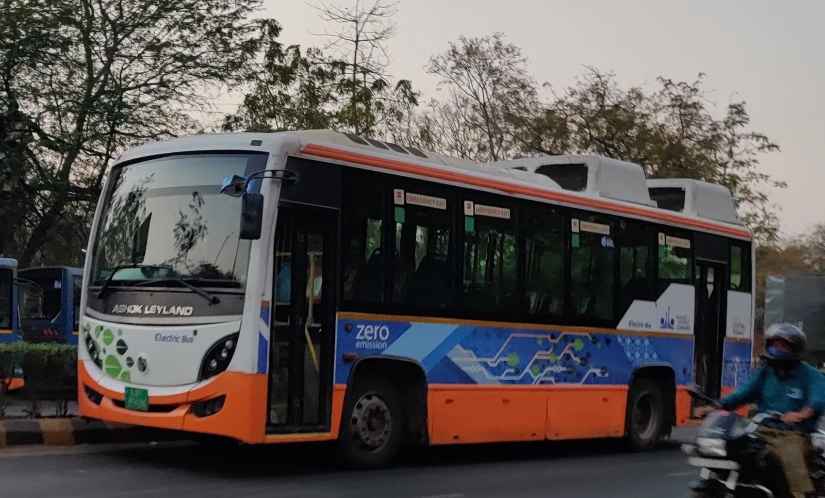 અમદાવાદમાં AMCનો ગ્રીન પ્લાન: ૨૦૩૦ સુધી ૩૦૦૦ ઈ-બસ ઓપરેશનમાં આવશે AMCs green plan in Ahmedabad 3000 e buses to be operational by 2030