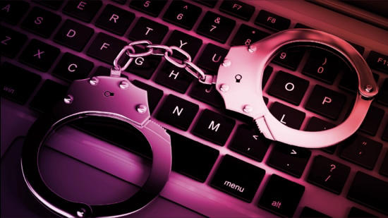 અજય મોદી ટ્રાવેલ્સના નામે ૩૩.૮૭ લાખની છેતરપિંડી: મહિલા સામે પોલીસ ફરિયાદ નોંધાઇ Ajay Modi Travels defrauded of Rs 33.87 lakh Police complaint registered against woman