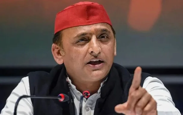 Akhilesh Yadavs announcement If the government is formed in UP women will get a pension scheme of ₹40 thousand per year