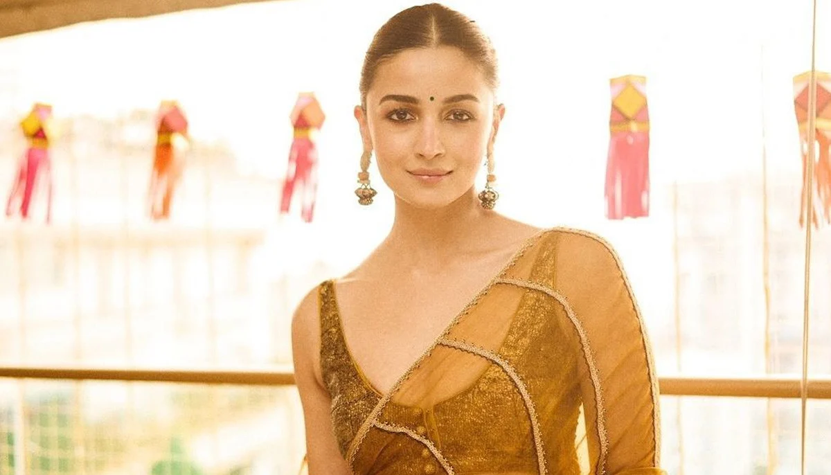 Bhansalis Love and War shooting in final stages Alia Bhatt shares magical