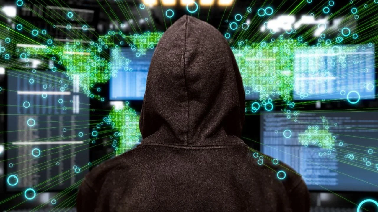 અમદાવાદમાં ફેક કોલ સેન્ટર ઝડપાયું, કેનેડિયન નાગરિકોને લક્ષ્ય બનાવી ઠગાઈ Fake call center busted in Ahmedabad targeting Canadian citizens and defrauding them