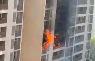 અમદાવાદના શેલામાં એસી શોર્ટ સર્કિટથી આગ, કોઈ જાનહાનિ થઈ નહીં Fire due to AC short circuit in Shela Ahmedabad no casualties