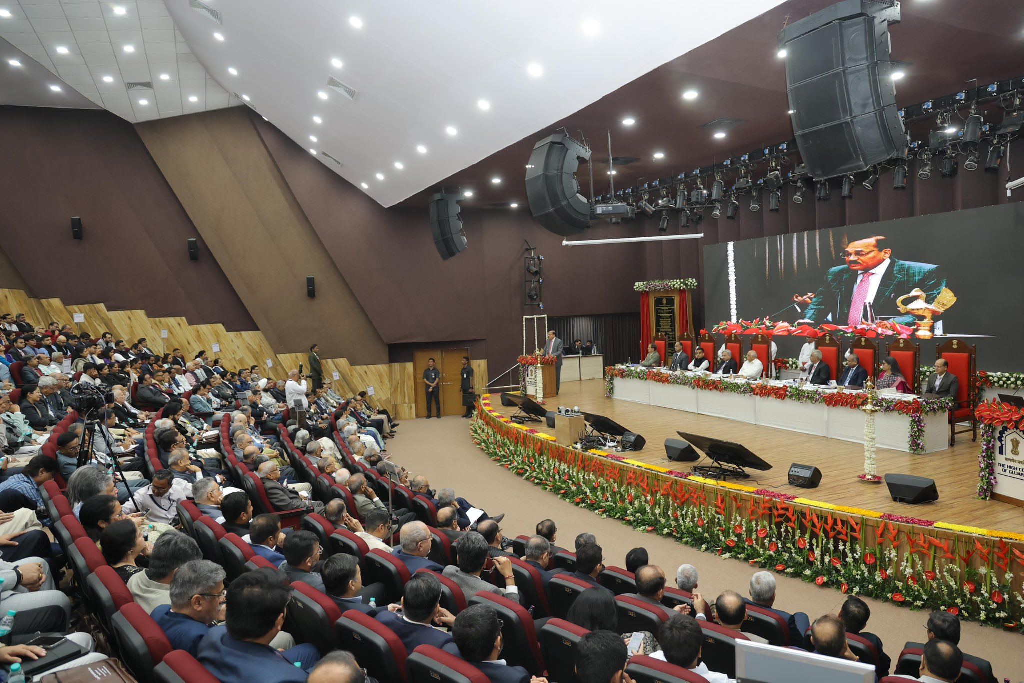 ગુજરાત હાઈકોર્ટમાં આધુનિક આર્બિટ્રેશન સેન્ટરનું શિલાન્યાસ: પક્ષકારો અને વકીલોને લાભ Foundation stone of modern arbitration centre laid in Gujarat High Court Benefits to parties and lawyers