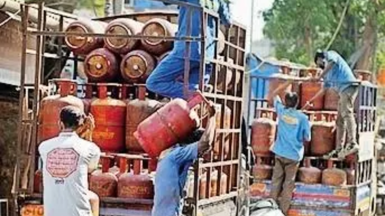 Middle East war causes LPG shortage in Gujarat long queues and reduced supply in Ahmedabad