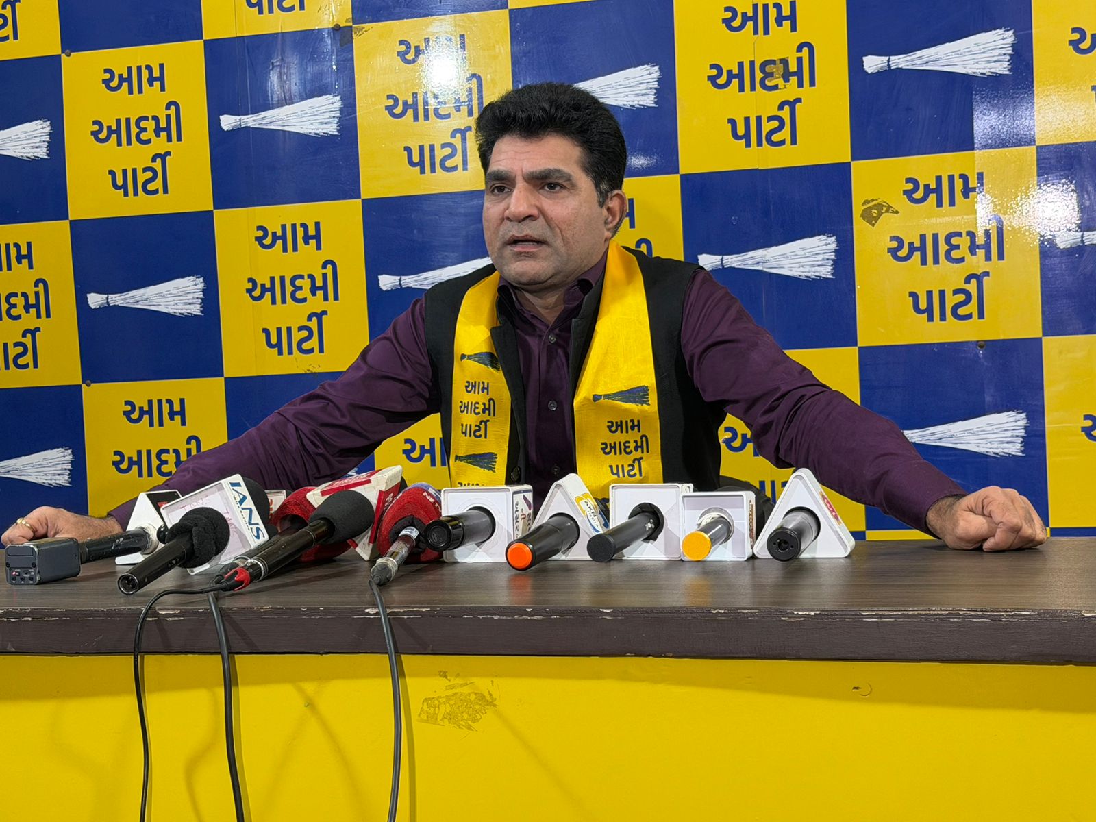 ઈસુદાન ગઢવી: અરવિંદ કેજરીવાલ-ભગવંત માનનો 4 દિવસનો ગુજરાત પ્રવાસ, સભાઓ યોજાશે NAVSARJAN SANSKRUTI 17