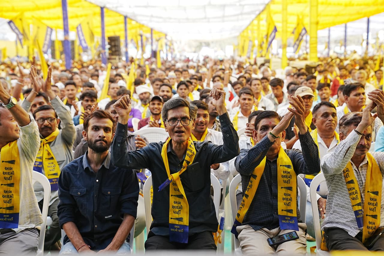 ગાંધીનગરમાં ‘પરિવર્તન લાવો, કિસાન બચાવો’ યાત્રાનું સમાપન, કેજરીવાલે ભાજપ પર ખેડૂતોના મુદ્દે નિશાન સાધ્યું 11 NAVSARJAN SANSKRUTI 2 6