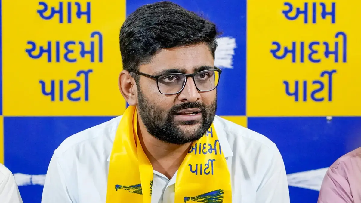 વિસાવદર ધારાસભ્ય ગોપાલ ઇટાલીયા જુનાગઢમાં કલેક્ટરની બેઠકમાં ખેડૂતોના મુદ્દે રજૂઆત કરી NAVSARJAN SANSKRUTI 32