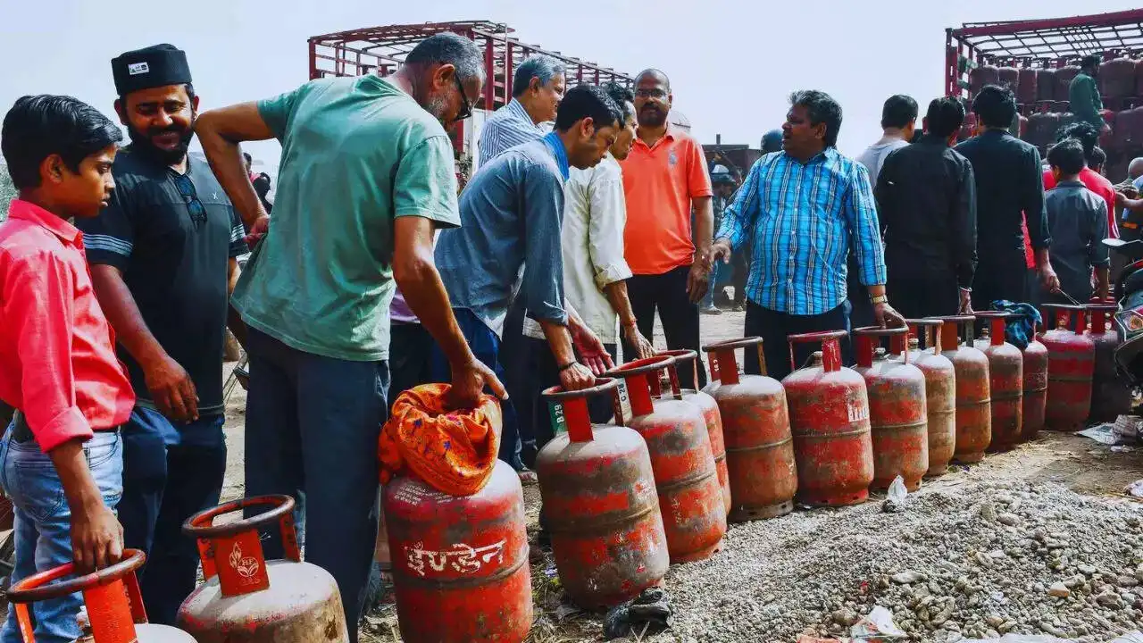 Queues for LPG petrol across the country due to fear of fuel shortage booking system stalled restaurants reduce dishes
