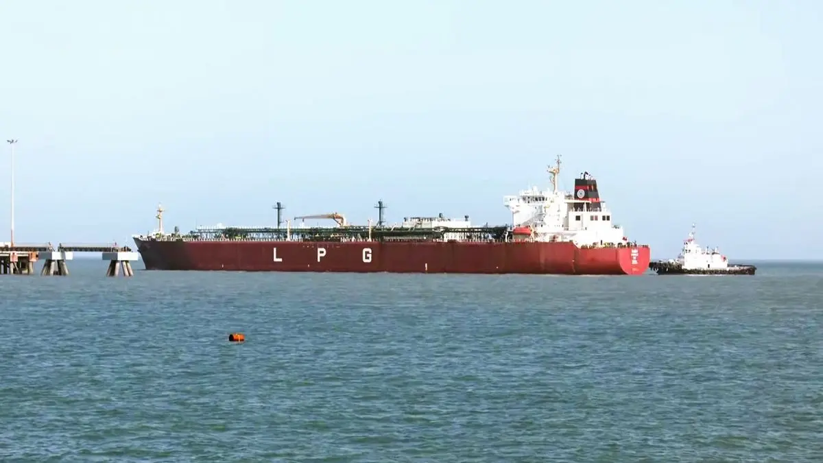 ભારતને રાહત: હોર્મુઝ જળમાર્ગ પર ફસાયેલા ૨ ભારતીય LPG ટેન્કરો મુક્ત, સપ્લાય જળવાયું Relief for India 2 Indian LPG tankers stranded in Hormuz waterway released supply maintained