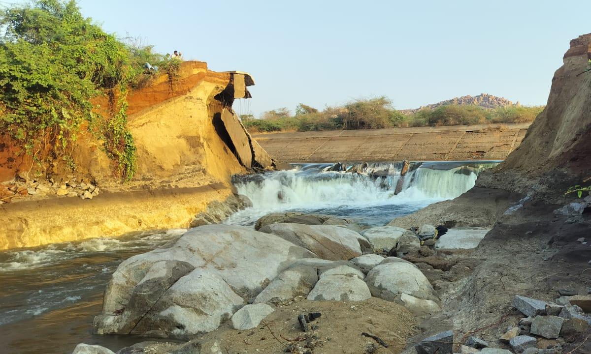 Suigam court canal breaks 40 bighas of crops submerged farmers demand strict action against the administration