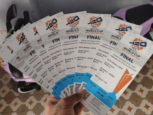 Ticket black marketing in Ahmedabad before T20 final youth caught selling 2 thousand tickets for 11 thousand