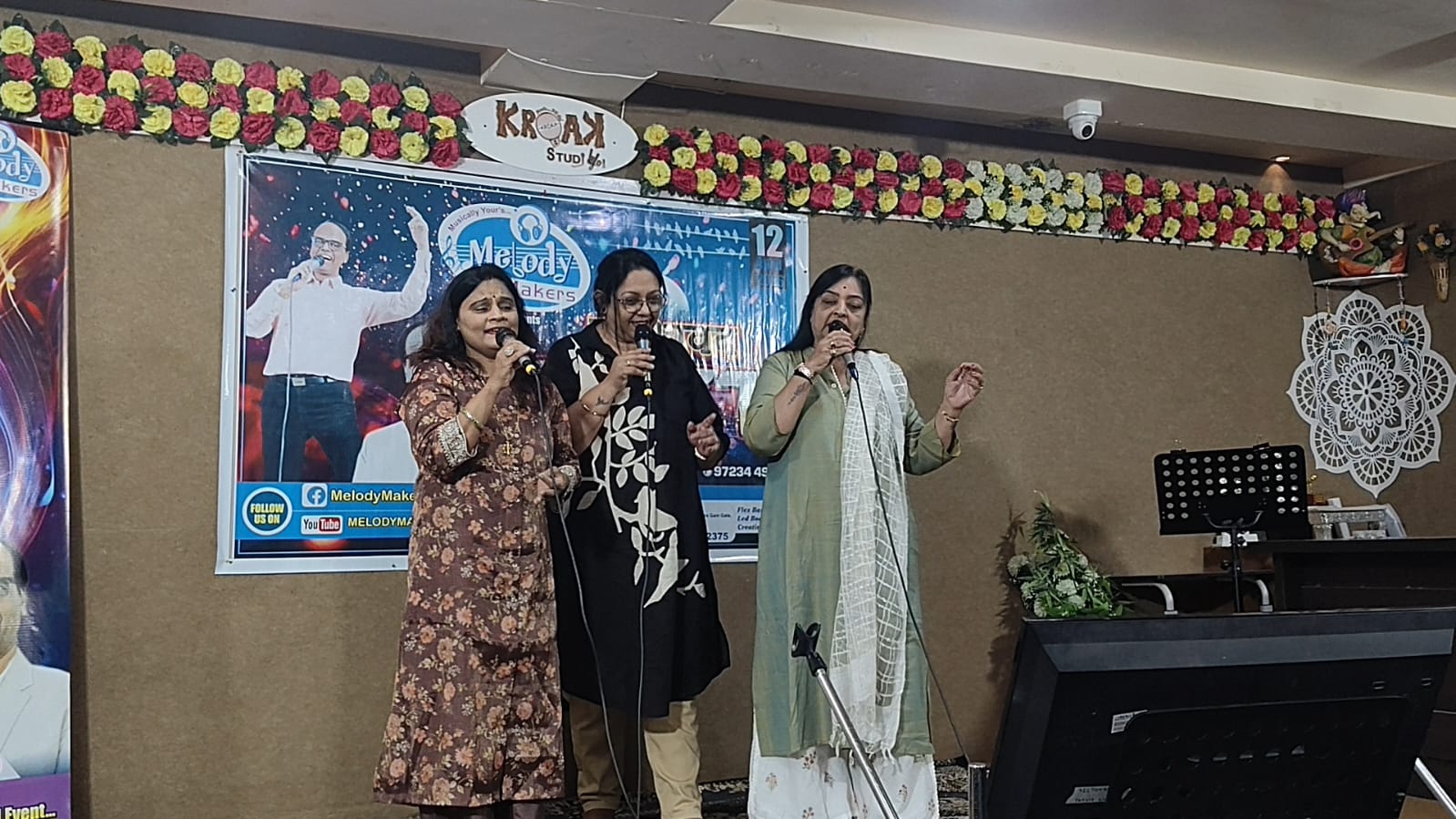 अहमदाबाद में ‘मनभावन गीत’ कार्यक्रम, आशा भोंसले को श्रद्धांजलि संग शानदार प्रस्तुति 3 1 3