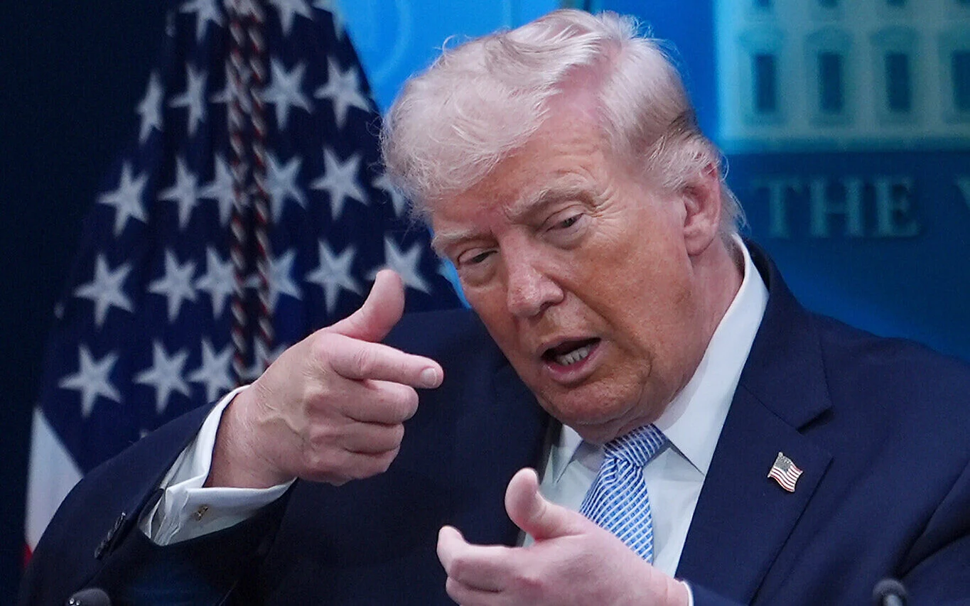 Donald Trump warns Iran ahead of peace talks vows to keep Strait of Hormuz open